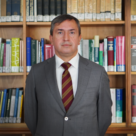 Profesor David Quintero de la Escuela de Derecho es el primer docente en completar la Trayectoria Formativa PUCV